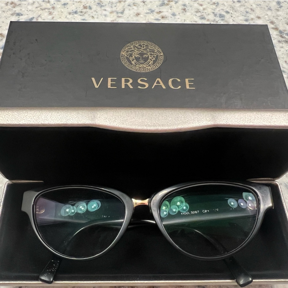 COA VERSACE Box comes with glasses frame that’s damaged - Picture 14 of 14